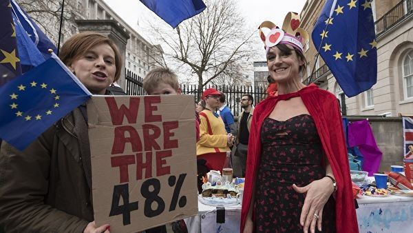 <br />
Число подписей в поддержку петиции об отмене Brexit превысило 4 млн<br />
