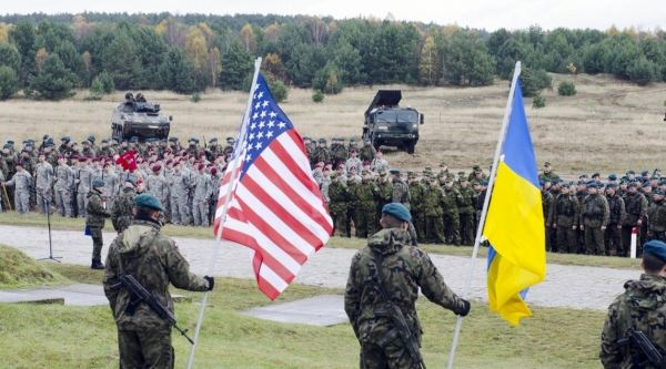 «Инструмент распространения американского господства»: как США стремятся сохранить и расширить НАТО