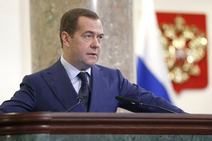 Медведев направит пять миллиардов рублей на зарплаты ученым