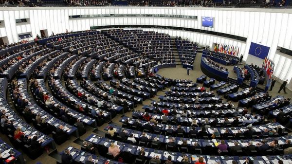 Слабеющие центристы и разобщённые евроскептики: как может измениться состав Европарламента в 2019 году