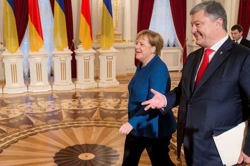 <br />
Меркель позвонила Порошенко после выборов<br />
